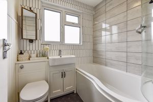 Family Bathroom - click for photo gallery